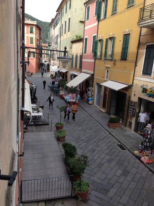 Appartamento A Due Passi Dal Mare Finale Ligure Exterior photo